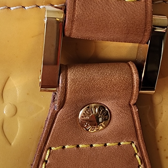 💥AUTHENTIC💥 Louis Vuitton Houston Vernis Monogram Tote - Picture 4 of 14